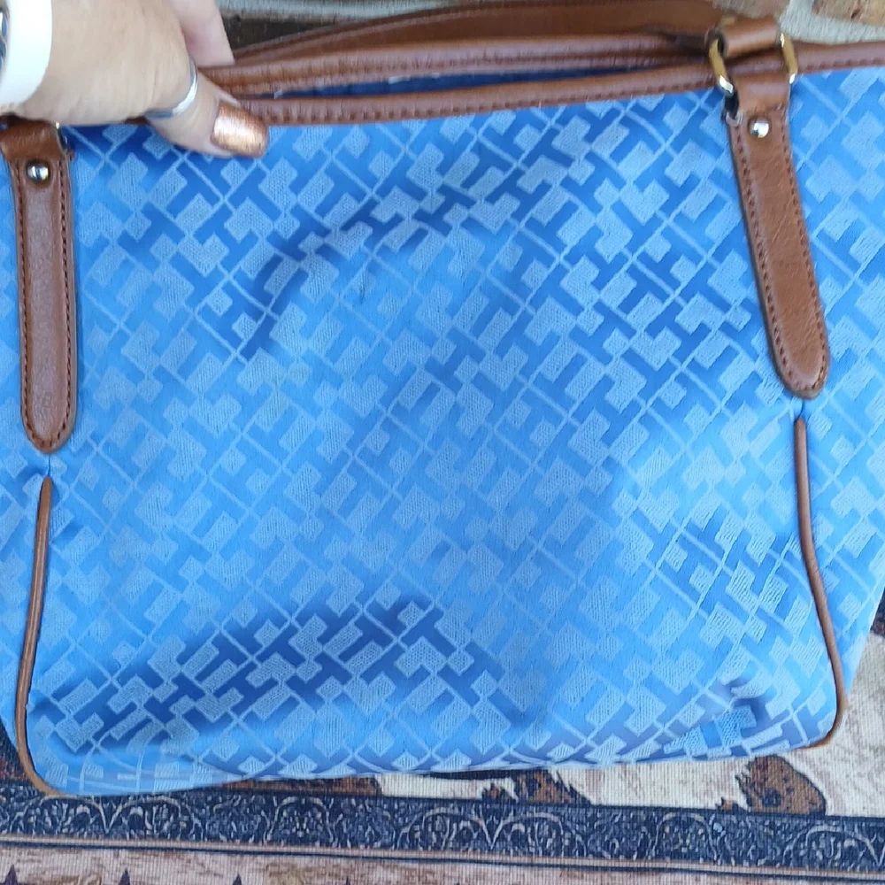 Tommy Hilfiger Blue and Brown Tote Bag - Picture 2 of 16